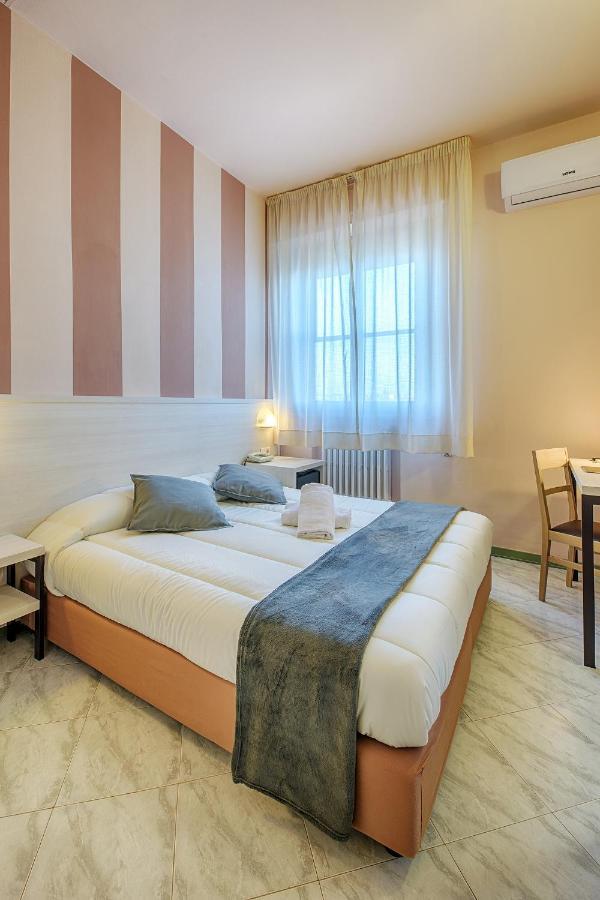 Hotel Castello Совичиле Екстериор снимка
