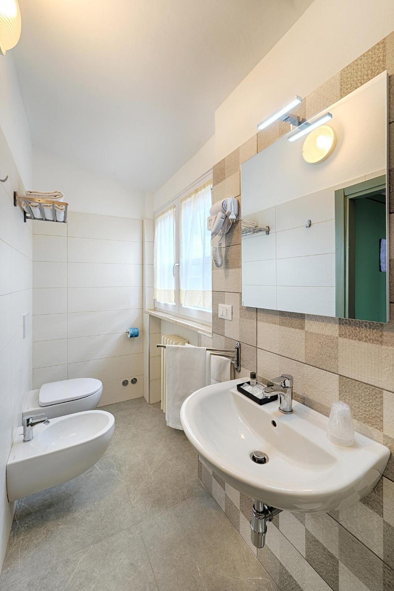 Hotel Castello Совичиле Екстериор снимка