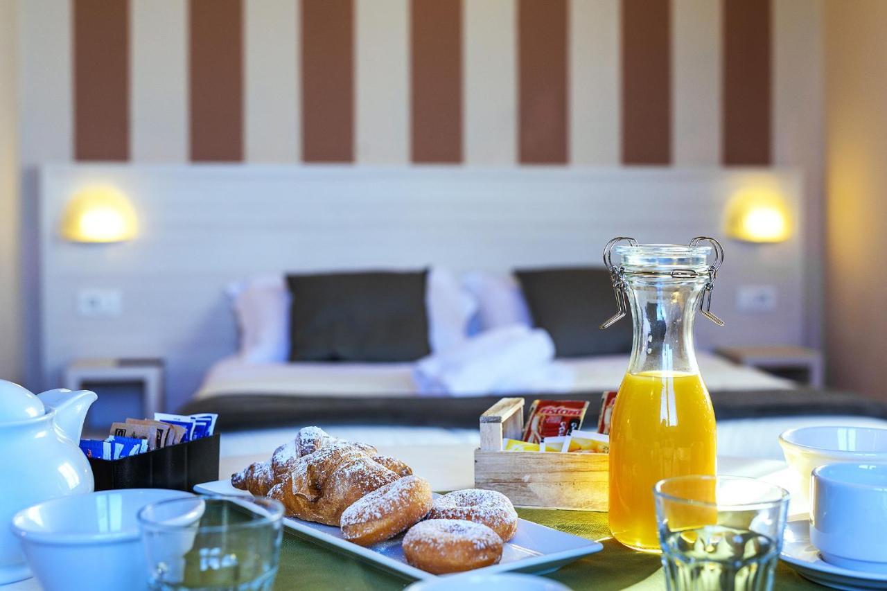 Hotel Castello Совичиле Екстериор снимка