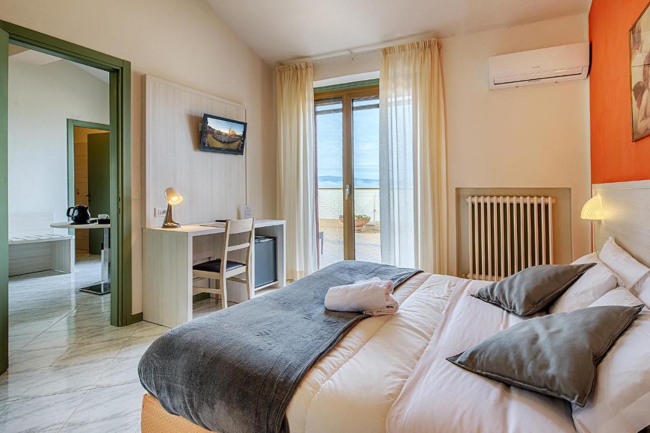 Hotel Castello Совичиле Екстериор снимка